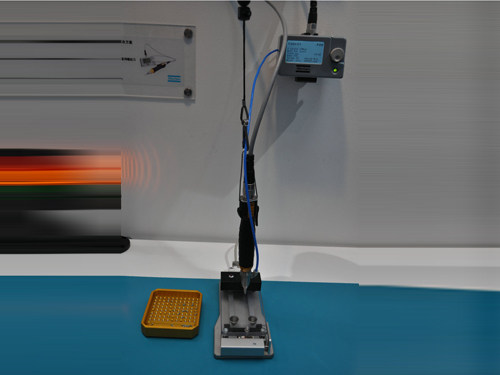 可锁定路径螺丝机